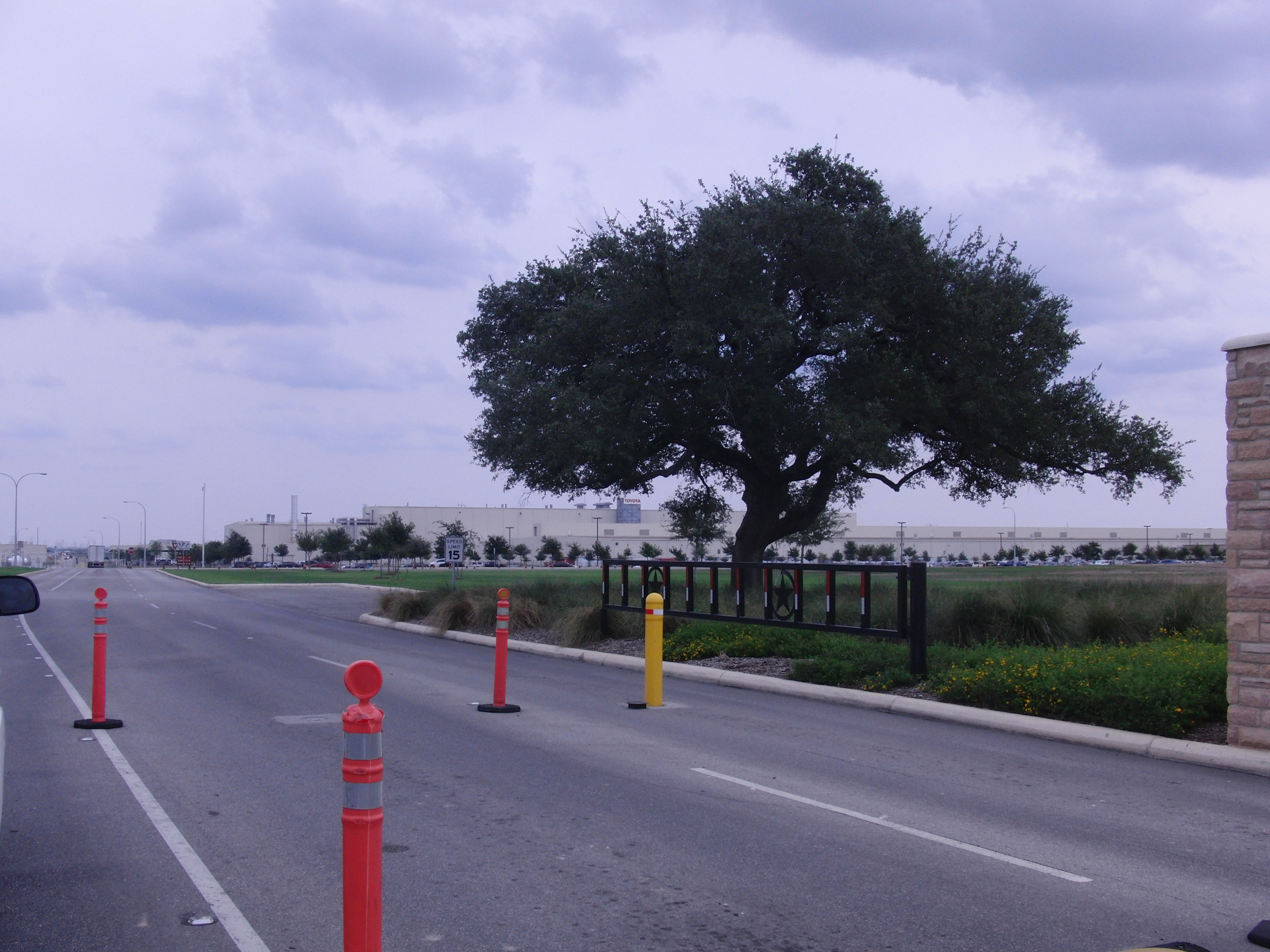 Volvo VNL Class 8 tractor on highway, representing North American truck operations under outgoing executive Stephen Roy